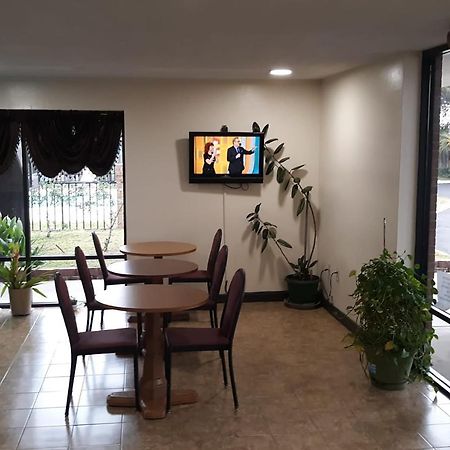 Super Value Inn Valdosta Zewnętrze zdjęcie